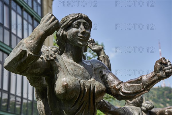 Female figure from the bronze sculpture Berikaoba