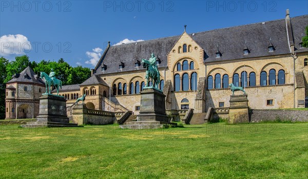 Imperial Palace with the equestrian statues of Emperor Wilhelm I and Emperor Barbarossa