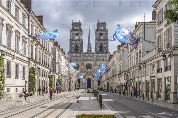 Rue Jeanne d'Arc boulevard and the cathedral in Orleans