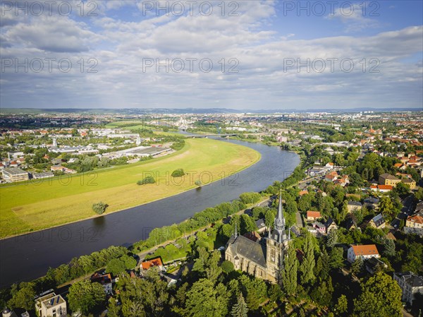 The district of the Briesnitz castle warden comprised 40 villages in the Middle Ages. The Briesnitz church