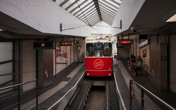 Furniculaire de Fourviere funicular car