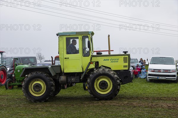 Tractor Pulling