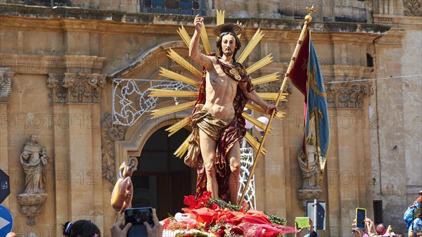 Statue of the Risen Christ