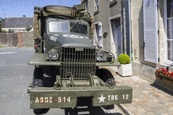 WW2 U. S. Army GMC CCKW 2Â½-ton 6x6 cargo truck with winch and machine gun ring