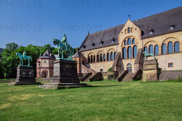 Imperial Palace with the equestrian statues of Emperor Wilhelm I and Emperor Barbarossa