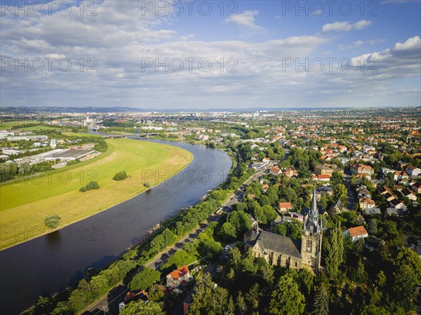 The district of the Briesnitz castle warden comprised 40 villages in the Middle Ages. The Briesnitz church