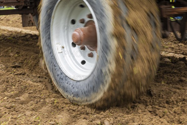 Tractor Pulling