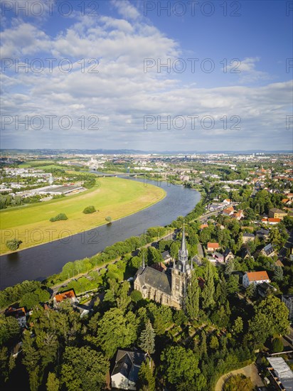 The district of the Briesnitz castle warden comprised 40 villages in the Middle Ages. The Briesnitz church