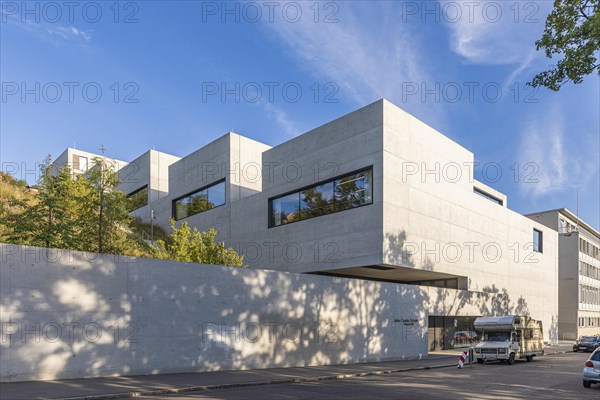 New building John Cranko School in exposed concrete