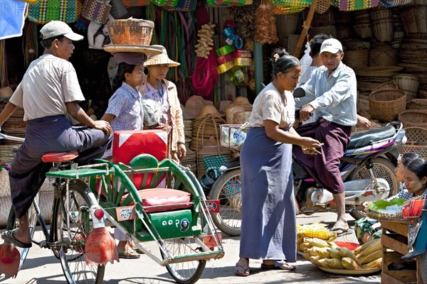 Market in Toungoo