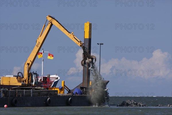 Construction measures on the uninhabited island of Minsener Oog in zone 1 in the Lower Saxony Wadden Sea National Park