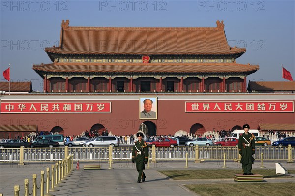 Guard of Honour in front of the Gate of Heavenly Peace