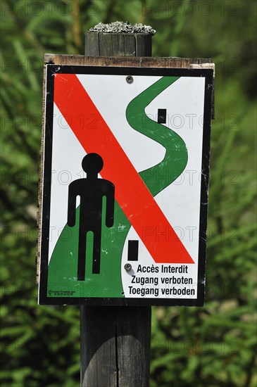 Warning sign for walkers in the nature reserve High Fens
