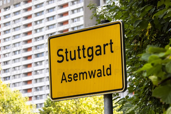 Residential town of Asemwald in the south of Stuttgart with three building complexes and 1137 residential units
