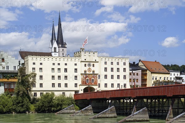 Innbruecke or Rote Bruecke with Brucktor