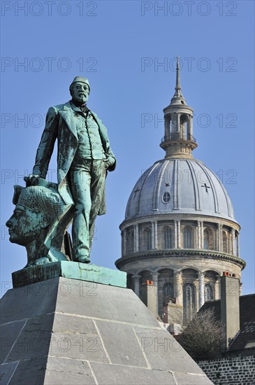 Statue of Auguste Mariette