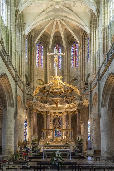 Interior of the Saint-Sauveur Basilica in Dinan