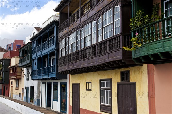 Balcony houses