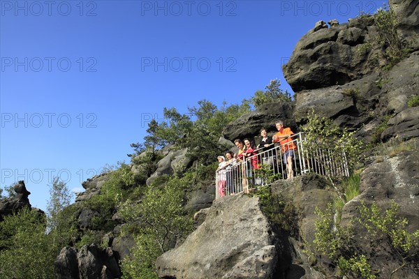 Hikers at the viewpoint at Felsengasse