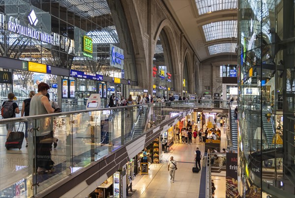 Promenades in the station building of Leipzig Central Station. Over 140 shops