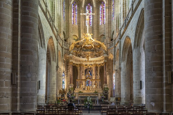 Interior of the Saint-Sauveur Basilica in Dinan