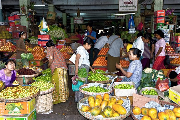 Market in Yangon