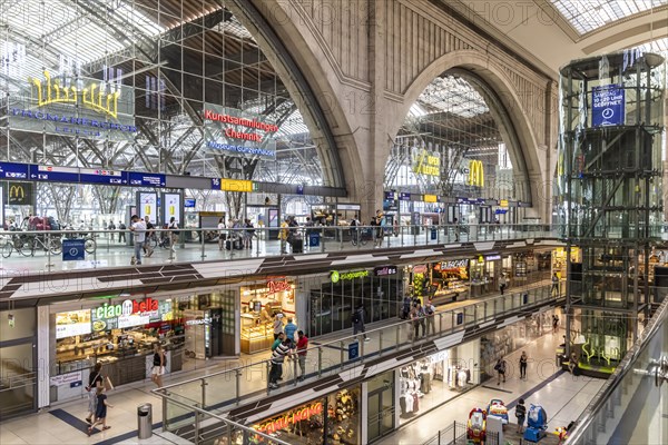 Promenades in the station building of Leipzig Central Station. Over 140 shops