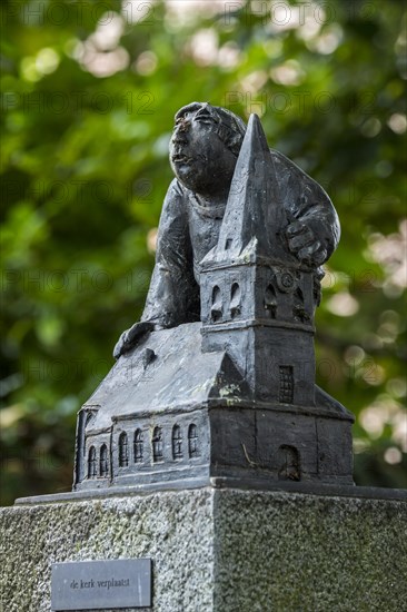 Sculpture group De Driekantige Boeren van Olen