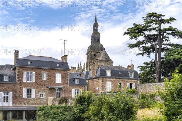 Saint-Sauveur Basilica in Dinan