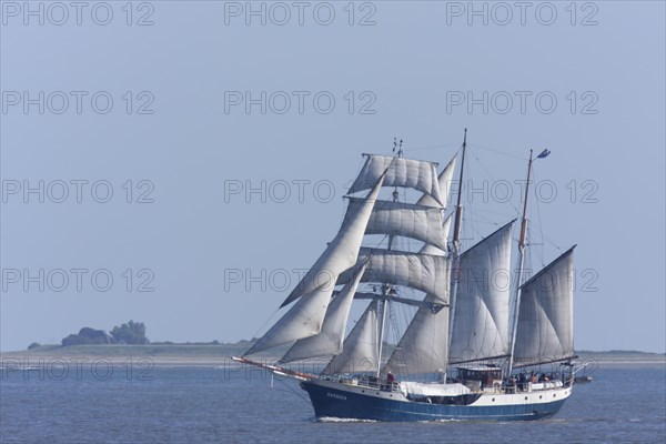 Three-masted sailing vessel