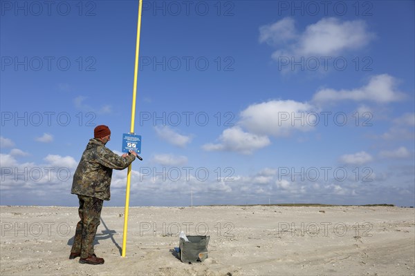 Erection of national park signs