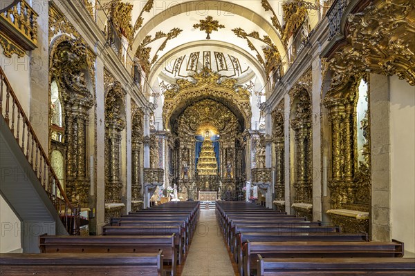 Interior and altar of the church Igreja do Carmo