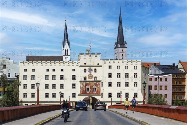 Innbruecke or Rote Bruecke with Brucktor