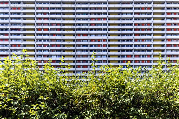 Residential town of Asemwald in the south of Stuttgart with three building complexes and 1137 residential units