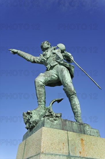 Statue of the French corsair Robert Surcouf by Alfred Caravaniez at Saint-Malo