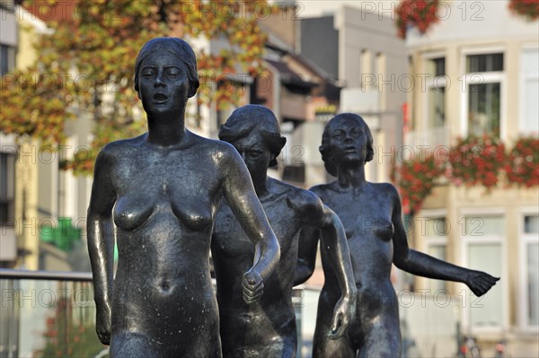 The sculpture group The Runners at the Market Square in Sint-Niklaas
