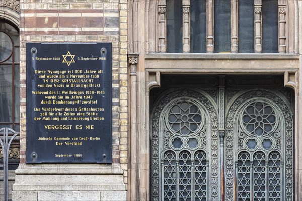 New synagogue on Oranienburger Strasse from 1866