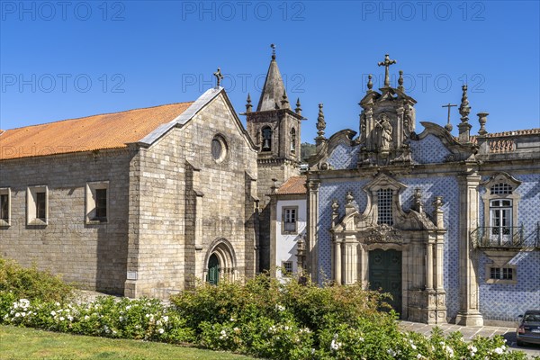 Statue of St. Francis in front of the church Igreja de Sao Francisco