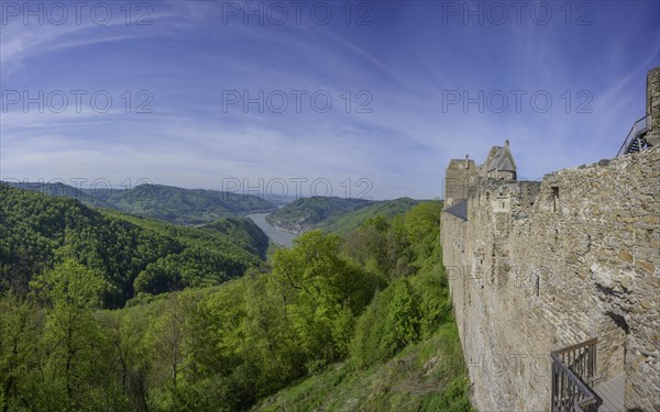 Outer wall of Aggstein Ruin