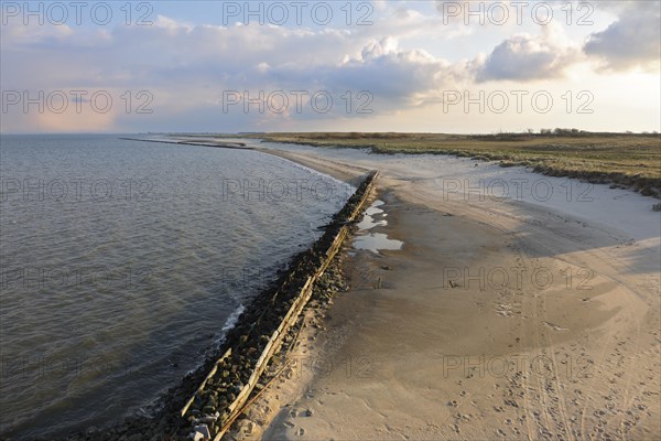 View from the radar tower of the island of Minsener Oog onto the eastern beach
