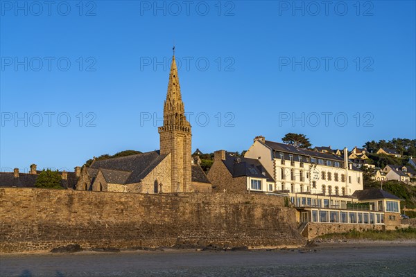 Church of St Michel in Saint-Michel-en-Greve