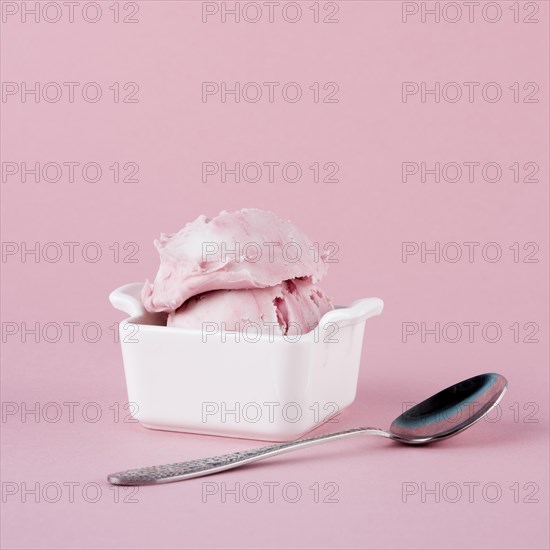 Close up refreshing ice cream table