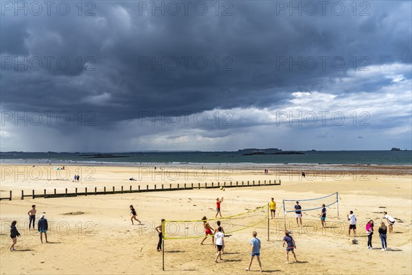 Beach volleyball on the beach of Saint Malo