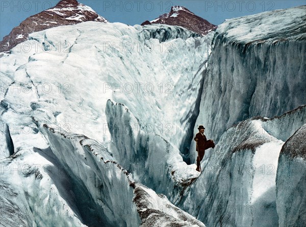 Crevasse formation in Illecillewaet Glacier