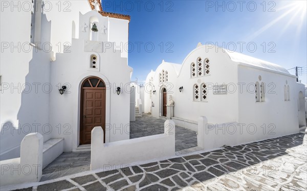 Chapel of Agios Antonios and Greek Orthodox Church of Metamorfosi Sotiros