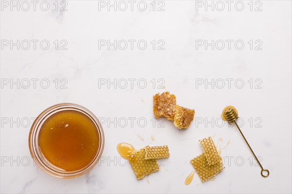 Top view honey with honeycomb pieces