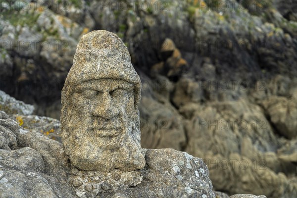 Granite sculptures Les Roches Sculptes near Rotheneuf