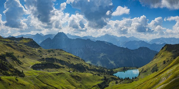 Panorama from the Zeigersattel to the Seealpsee