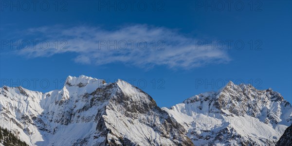 Mountain panorama in winter from Untere Lugenalpe