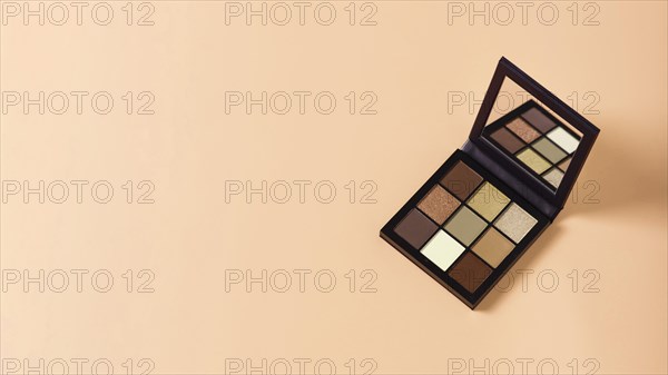 High angle palette plain background